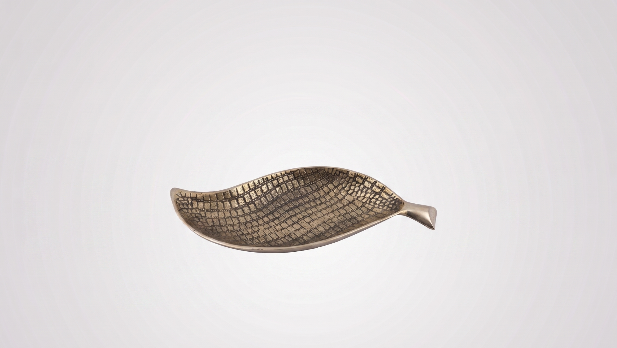 antique brass-finished leaf tray