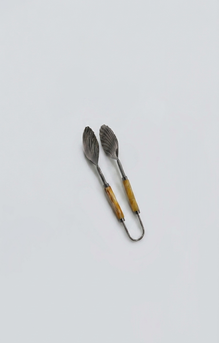Aura Artisanal Shell-Grip Bar Tongs